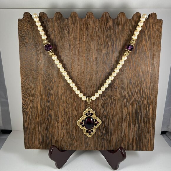 Vintage 1928 Jewelry Pearl Necklace W/ Ornate Gold Pendant & Garnet Accents - Picture 1 of 4